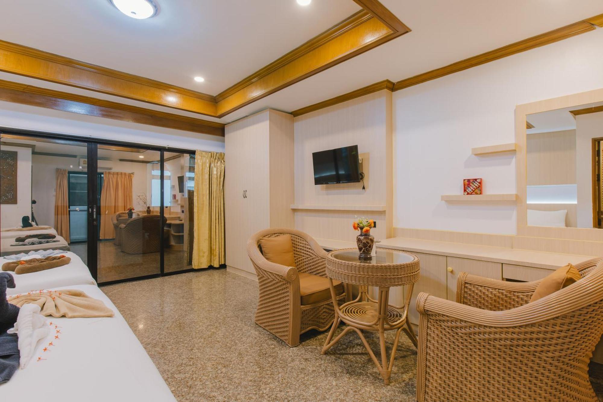 Royal Prince Residence Patong Екстериор снимка